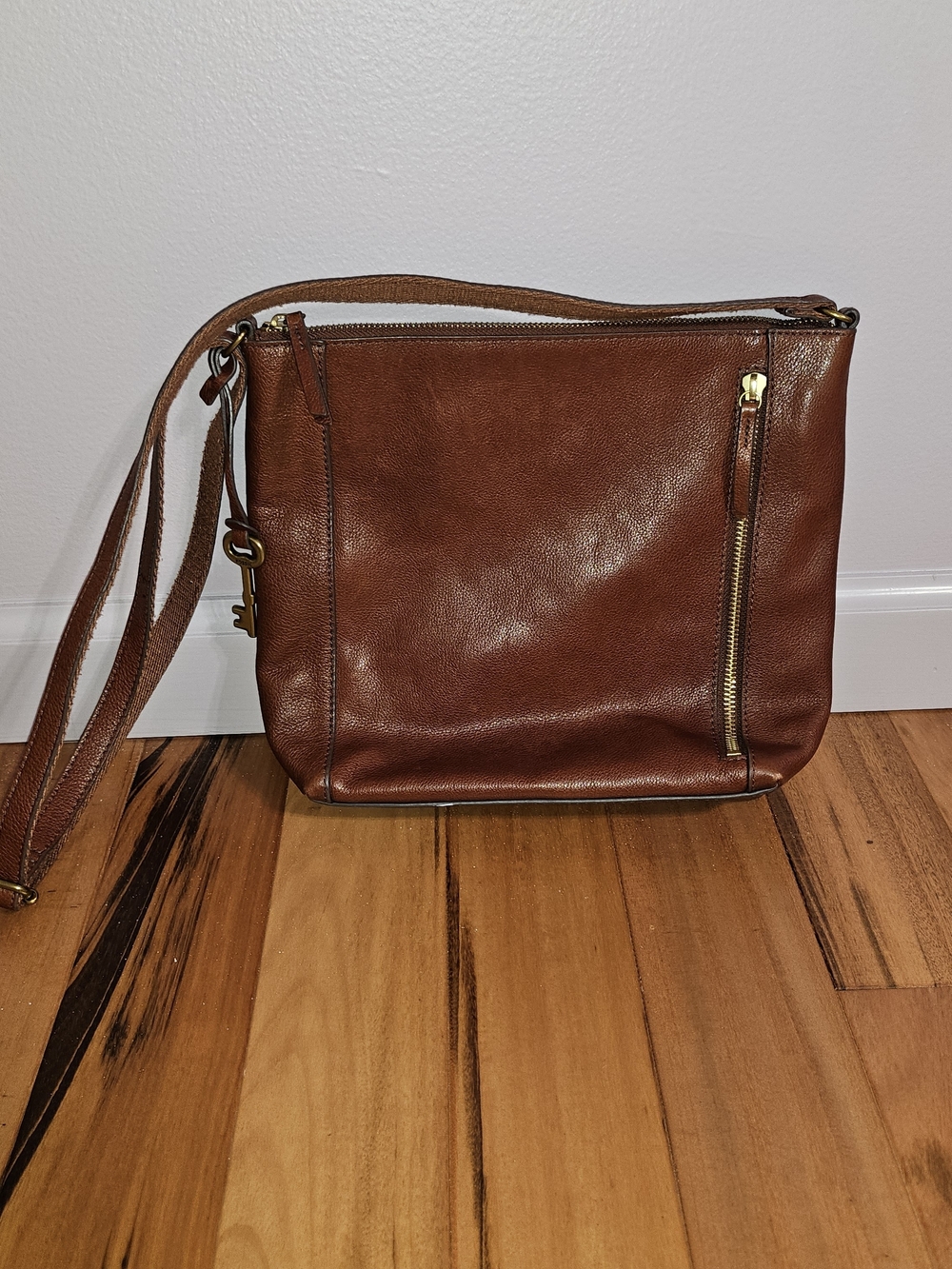 Fossil Tara Brown Cowhide Leather Crossbody with Gold-Tone Zipper